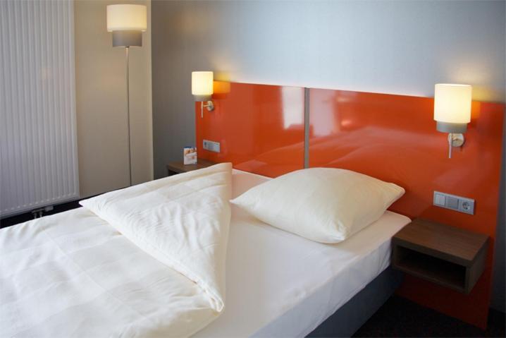 Iq-Hotel Ulm Bagian luar foto