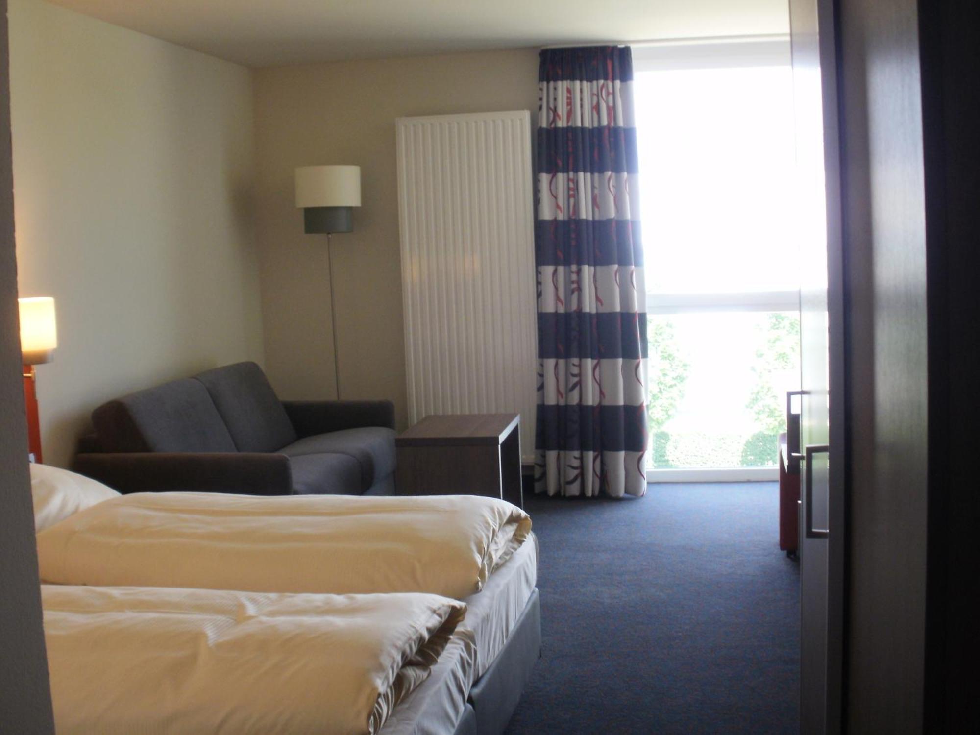 Iq-Hotel Ulm Bagian luar foto