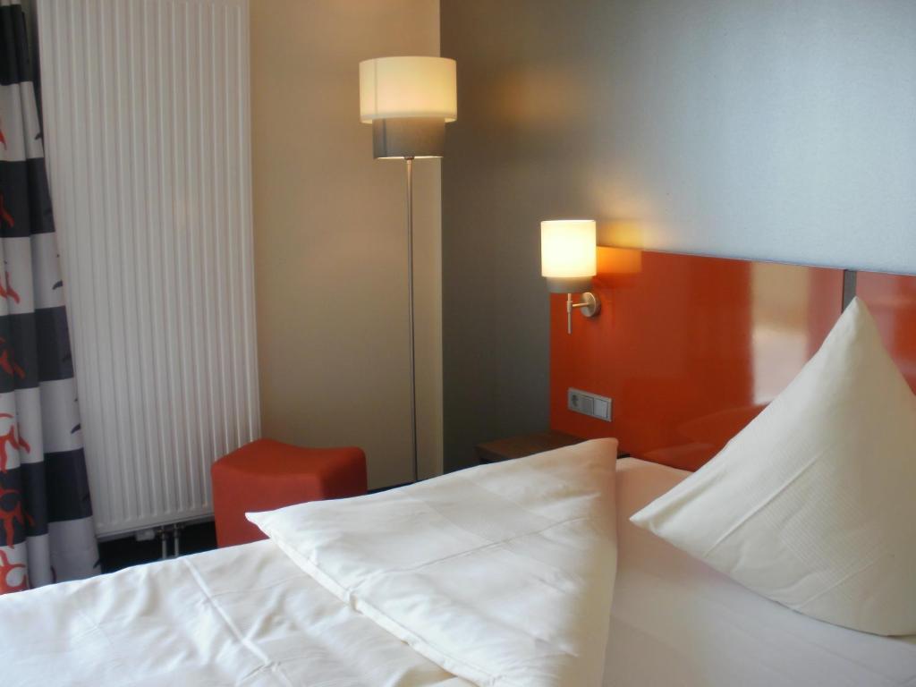 Iq-Hotel Ulm Bagian luar foto