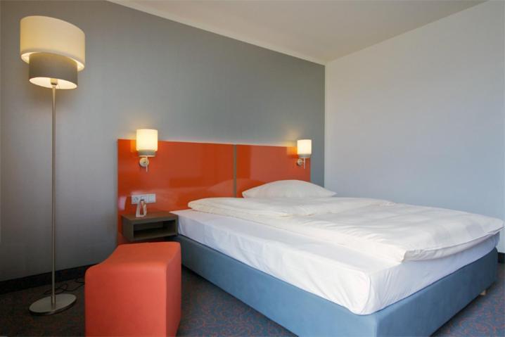 Iq-Hotel Ulm Bagian luar foto