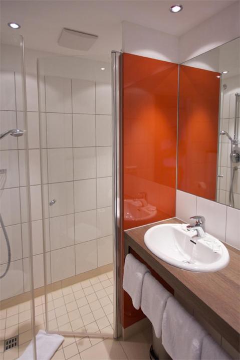 Iq-Hotel Ulm Ruang foto